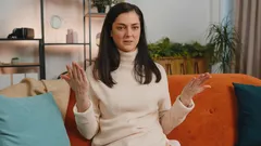 Linguaggio del corpo: uno psicologo ti spiega come capire che non piaci a un’altra persona